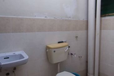 Lily Apartment, Taman Saujana Utama