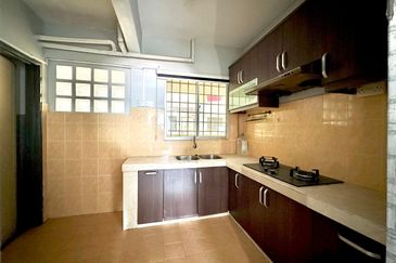 Aman Putra Apartment