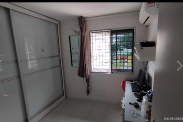 Flat Pandan Jaya Blok L13