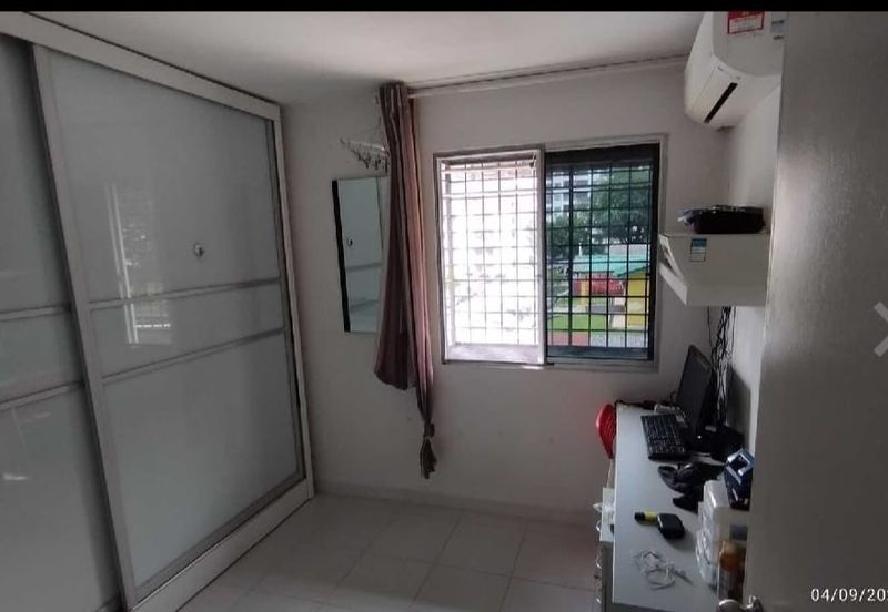 Flat Pandan Jaya Blok L13