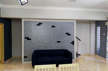 Persiaran Puncak Alam 1 