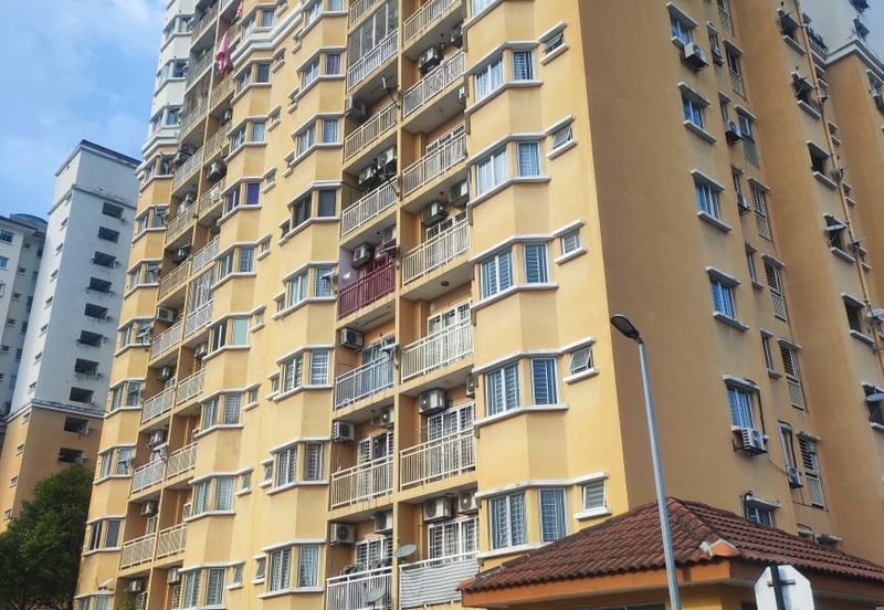 Bayu Puteri Apartment