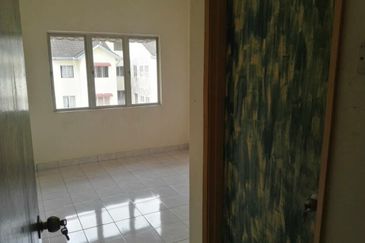 Cempaka Apartment (Taman Bunga Raya)