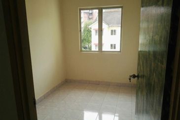 Cempaka Apartment (Taman Bunga Raya)