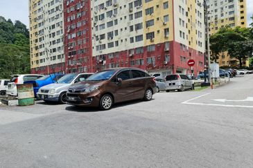 Jelutong Apartment, Selayang Heights