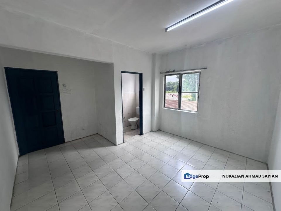 Golden Villa Apartment For Sale Lowest Floor, Selangor, Klang