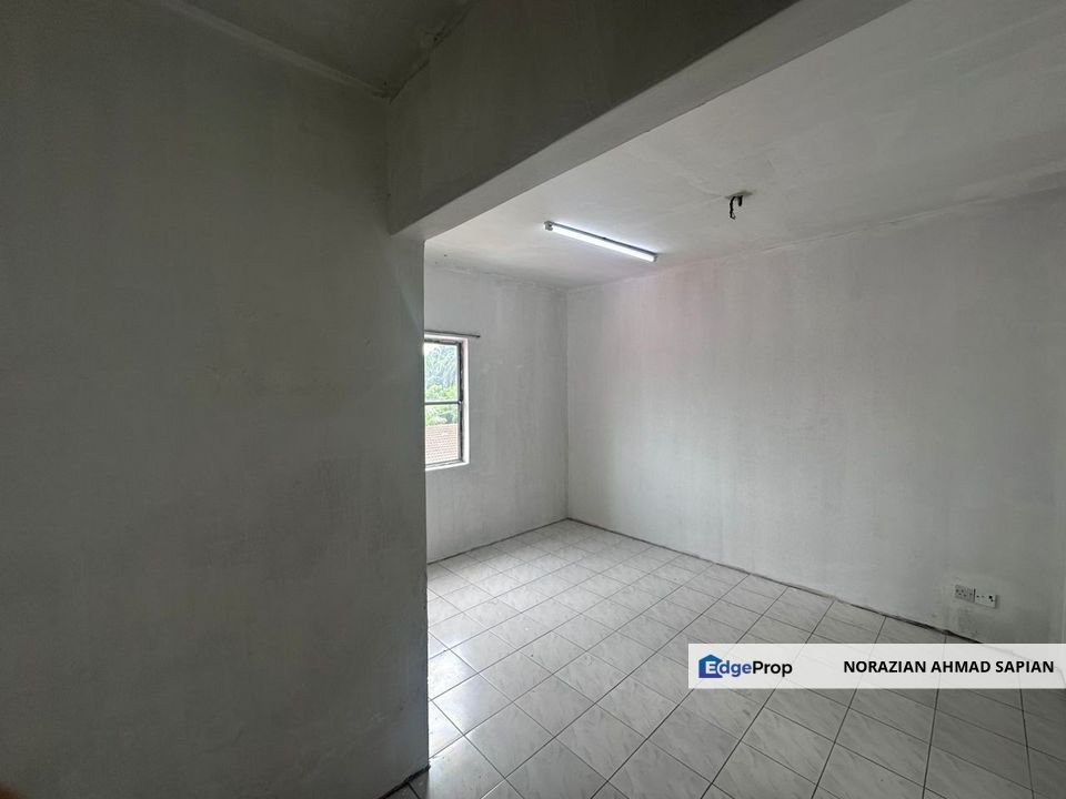 Golden Villa Apartment For Sale Lowest Floor, Selangor, Klang