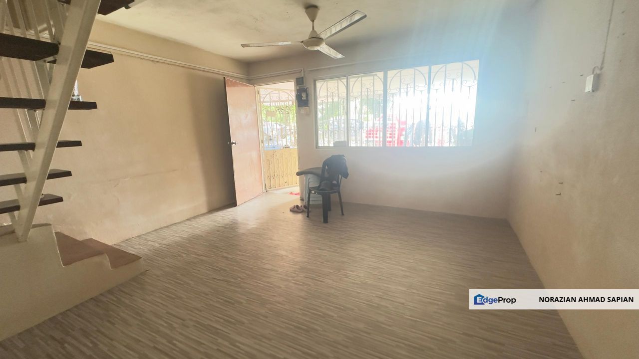 Taman Putra Ampang Double Storey For Sale Low Cost, Selangor, Ampang
