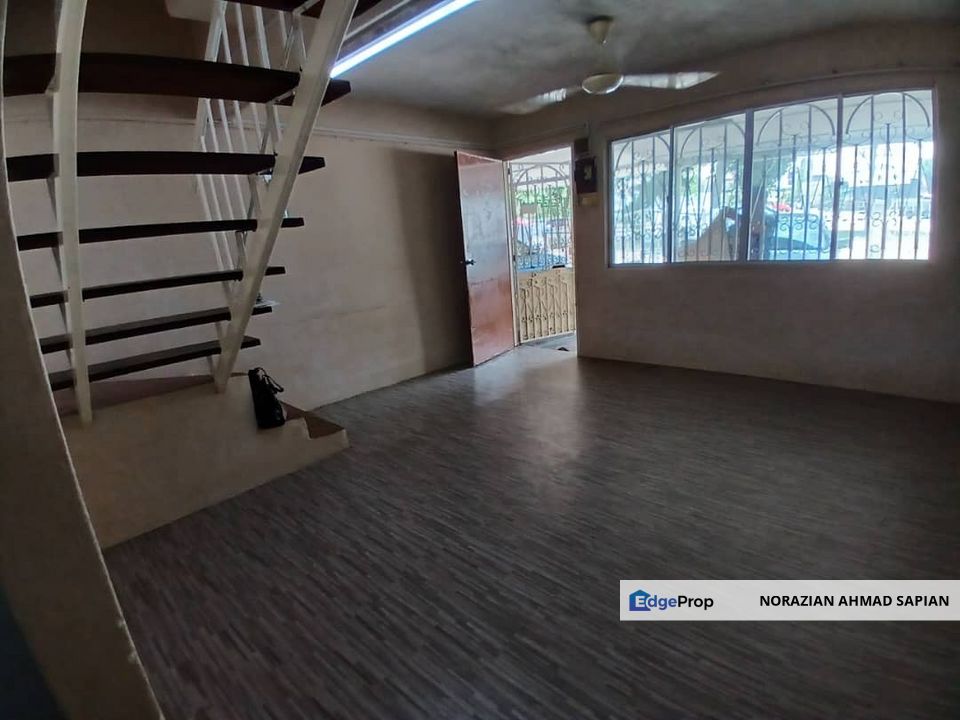 Taman Putra Ampang Double Storey For Sale Low Cost, Selangor, Ampang
