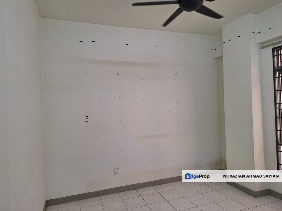 Impian Heights Condominium For Sale Partly Renovated, Selangor, Puchong