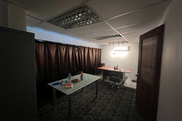 Pusat Perdagangan Danga Utama