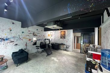 Pusat Perdagangan Danga Utama