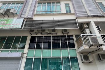 Pusat Perdagangan Danga Utama