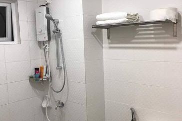 Seasons Luxury Apartments @ Amara Larkin