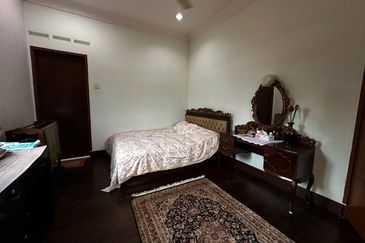 Taman Nong Chik Heights