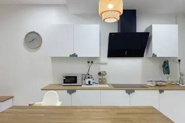 Akademik Suite @ Mount Austin