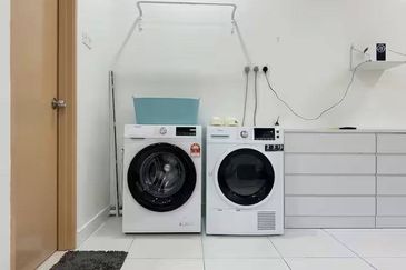 Akademik Suite @ Mount Austin