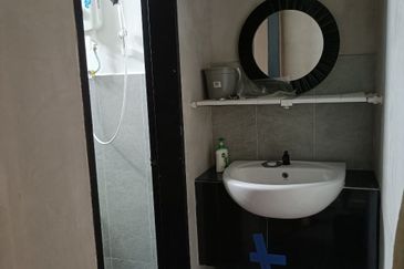 Eco Curve @ Eco Business Park 1