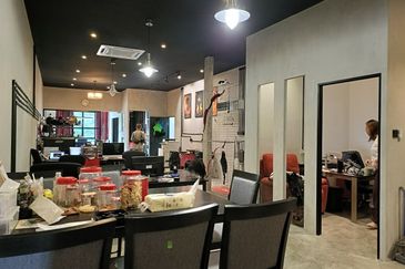 Eco Curve @ Eco Business Park 1