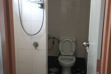 Bangunan Duta Impian (The Embassy Suites)