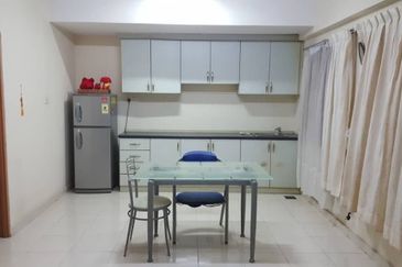 Bangunan Duta Impian (The Embassy Suites)