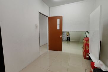 Taman Mount Austin Commercial