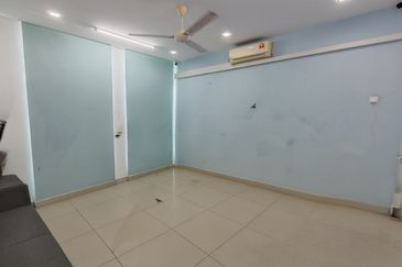 Taman Mount Austin Commercial