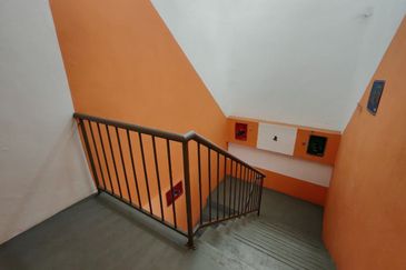 Taman Mount Austin Commercial