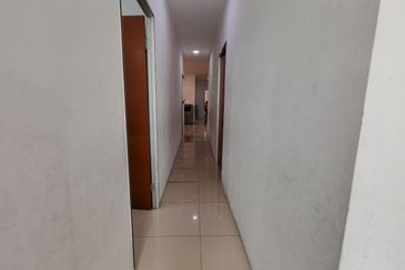 Taman Mount Austin Commercial