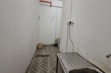 Taman Mount Austin Commercial