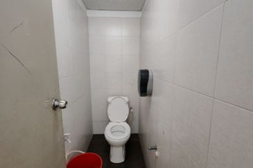 Taman Mount Austin Commercial