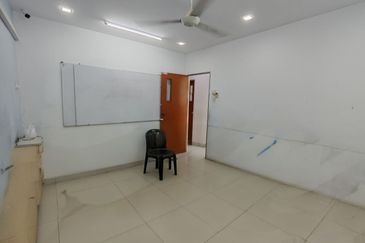 Taman Mount Austin Commercial