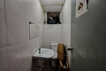 Taman Mount Austin Commercial