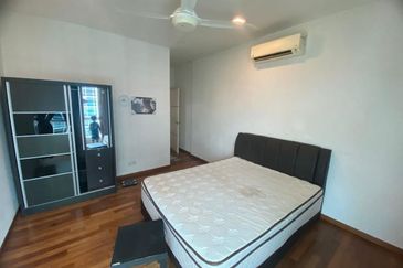 1Medini & Medini Signature