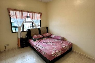 Taman Tampoi Indah II, Villa Ros