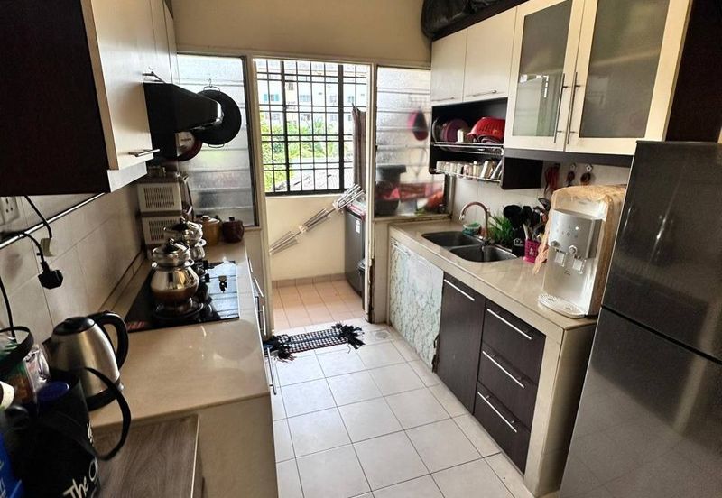 Taman Tampoi Indah II, Villa Ros