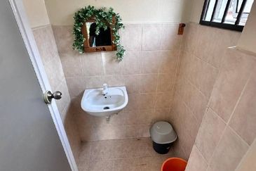 Taman Tampoi Indah II, Villa Ros