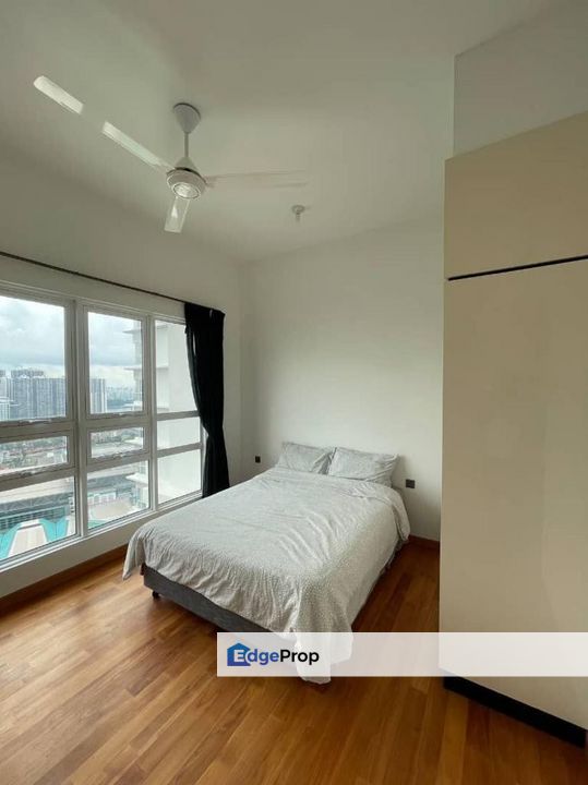 Tri Tower @ High Floor - City View & Partial Seaview For Rent, Johor, Johor Bahru