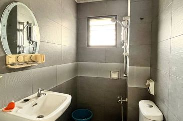 Mon Glori, , Bandar Baru Permas Jaya