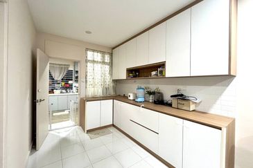 The Fern, Meridin East