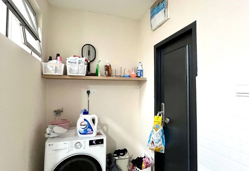 The Fern, Meridin East