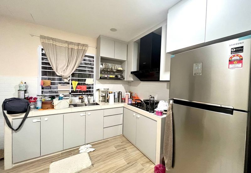 The Fern, Meridin East