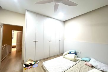 The Fern, Meridin East