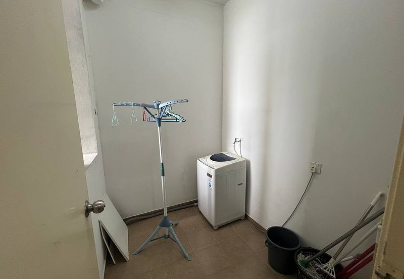 D'Summit Residences @ Kempas Utama