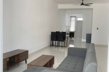 Erica @ Meridin East