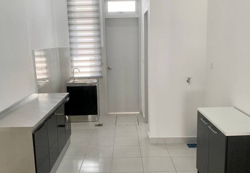 Erica @ Meridin East