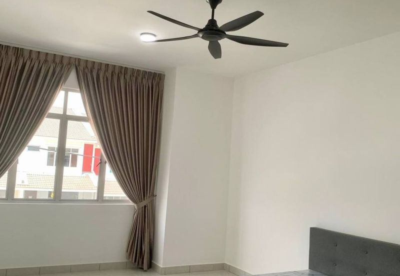 Erica @ Meridin East