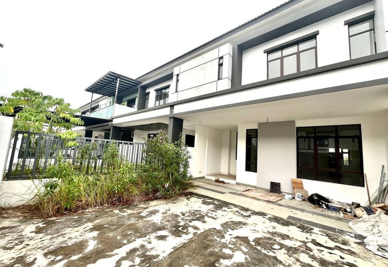 Erica @ Meridin East