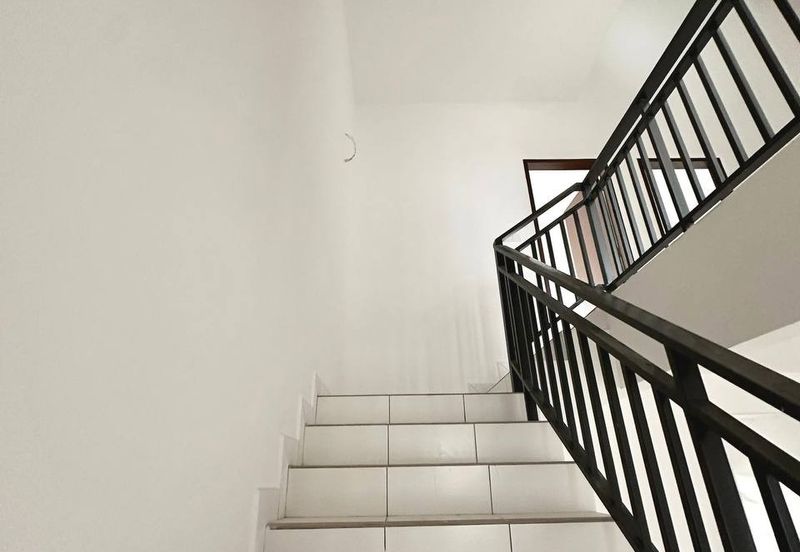 Erica @ Meridin East