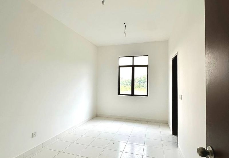 Erica @ Meridin East